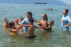 Giochi-in-mare-a-Valona