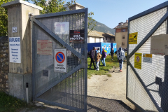 1a-Ingresso-Rifugio-Massi.-Il-ragazzo-con-la-tuta-bianca-e-nera-lo-incontriamo-nel-gruppo-che-recupeeriamo-sul-sentiero