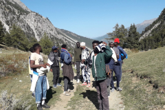 Asparaggio-migranti-Oulx-12.-il-gruppo-che-abbiamo-recuperato-sul-sentiero-tra-cesana-e-Claviere