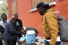 Asparaggio-migranti-Oulx-6-Claviere.-Si-mangia