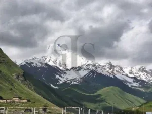 La vetta del Monte Shkhara
